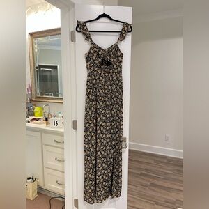 Floral Print Ruffled
Maxi Dress